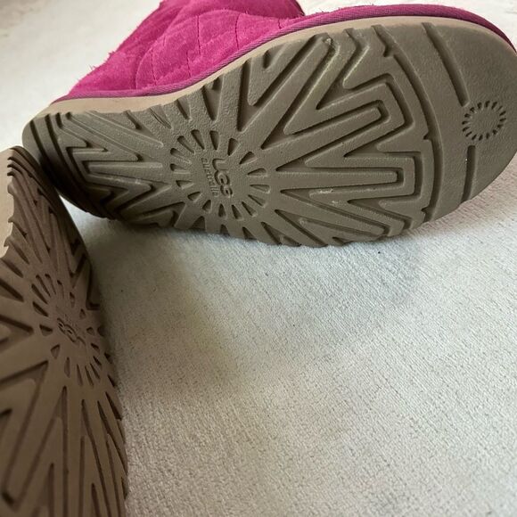 UGG Arden Lonely Hearts Quilted Suede Boots – Pink Cozy Winter Boot, Size 8 EUC - Picture 5 of 6